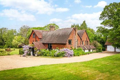 9 acres of House with Land for sale in Warnham