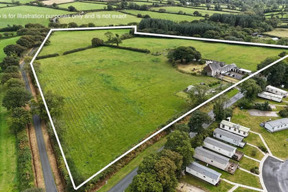 12 acres of Farmhouse for sale in Kilgetty