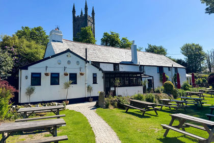 1.5 acres of Pub for sale in Lanlivery