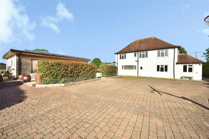 3 acres of House with Land for sale in Nettlestead
