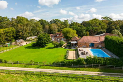 6 acres of Farmhouse for sale in Brockenhurst