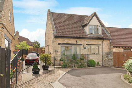 Barn Conversion for sale in Raunds