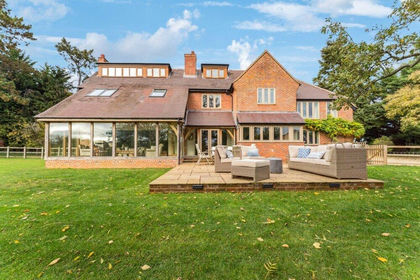 1.5 acres of House with Land for sale in Wheatley