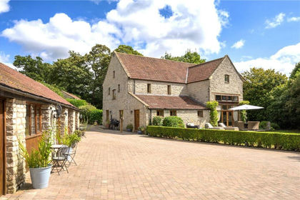 25.6 acres of Equestrian property for sale in Siston