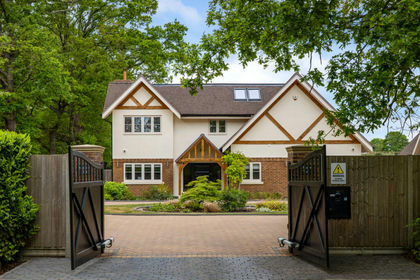 2 acres of House with Land for sale in Woking