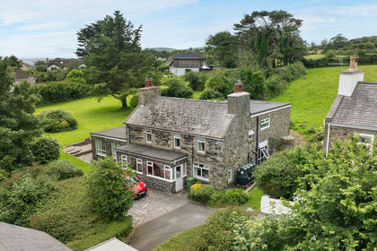 1 acre of Cottage for sale in undefined
