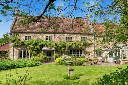 16.5 acres of Farmhouse for sale in Wedmore
