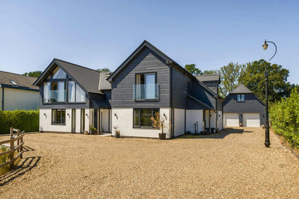 8.4 acres of House with Land for sale in Durley