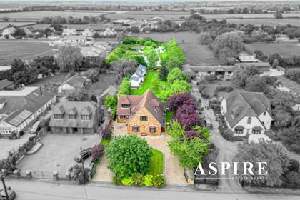 1.4 acres of House with Land for sale in Bowers Gifford and North Benfleet