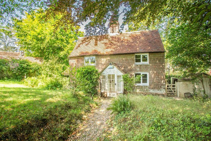 1 acre of Cottage for sale in Dallington