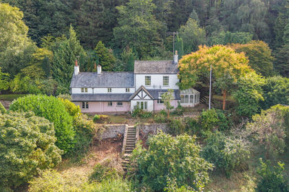 4.1 acres of House with Land for sale in St. Briavels
