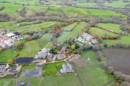 9.3 acres of Cottage for sale in Charlesworth