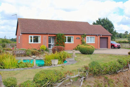 2 acres of House with Land for sale in Kirton in Lindsey