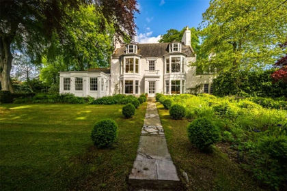 1 acre of House with Land for sale in Aberdeen South