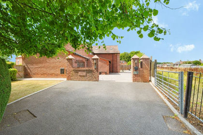 Barn Conversion for sale in Sutton Weaver
