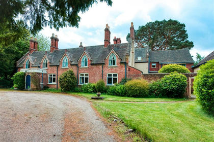 1.9 acres of House with Land for sale in Albrighton and Donington