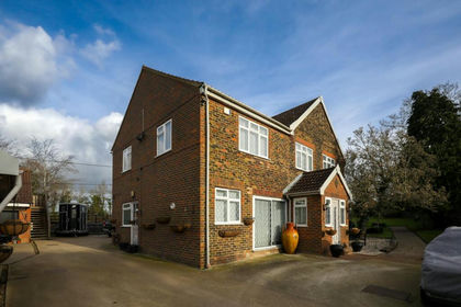 3 acres of Agricultural Land for sale in Warfield