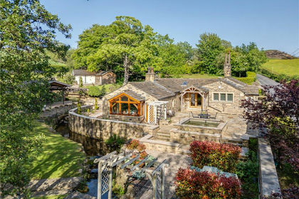 2 acres of Country Home for sale in Leeds North West