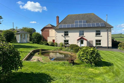2 acres of Farmhouse for sale in Morchard Bishop
