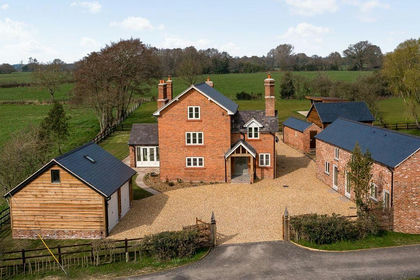 6 acres of House with Land for sale in Marbury and District