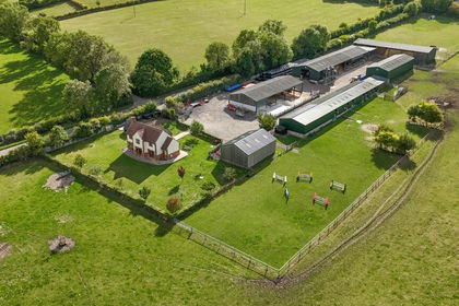 70 acres of Farm for sale in Bledlow-cum-Saunderton