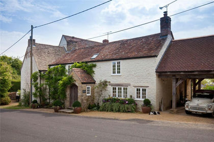 3 acres of Cottage for sale in Holton
