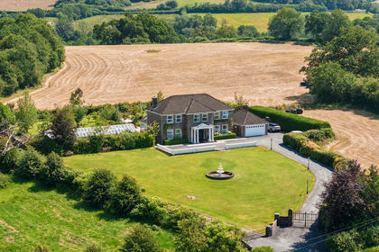 9.5 acres of House with Land for sale in Carmarthen