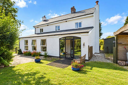 5 acres of House with Land for sale in Warleggan