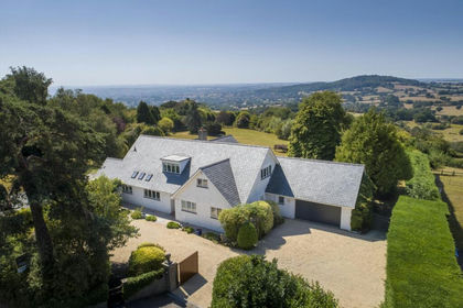 5.5 acres of House with Land for sale in Shaftesbury