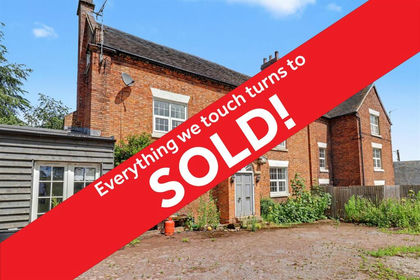 3.2 acres of Farmhouse for sale in Mavesyn Ridware