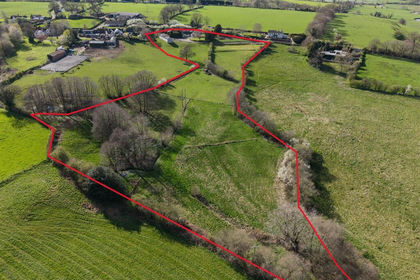 5.4 acres of Farmhouse for sale in Hopton and Coton