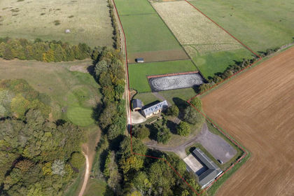15 acres of Equestrian property for sale in Enstone