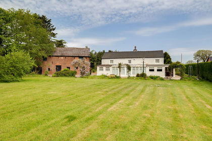 7 acres of House with Land for sale in Holmes Chapel