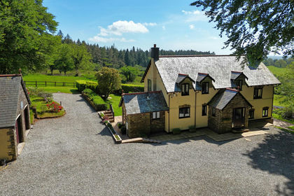 3.4 acres of House with Land for sale in Walkhampton