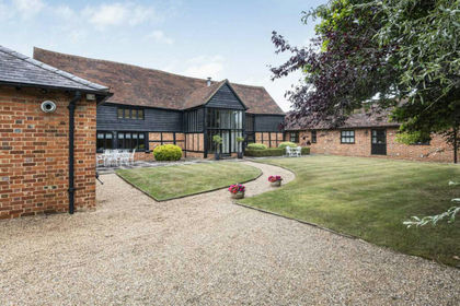 Barn Conversion for sale in Shottesbrooke