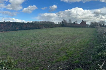 Development Land for sale in Etton