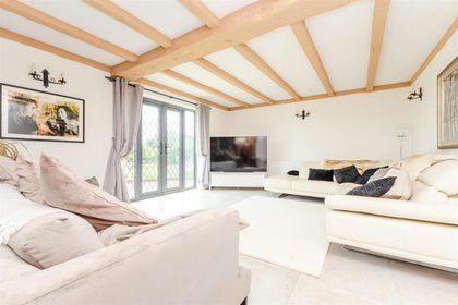5.1 acres of House with Land for sale in Meopham