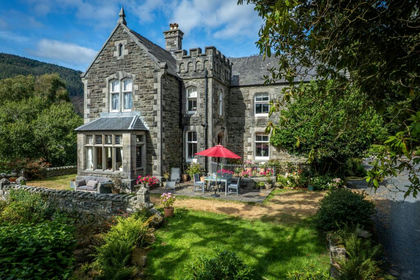 3.4 acres of Country Home for sale in Llanelltyd