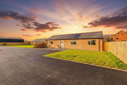 Barn Conversion for sale in Mollington