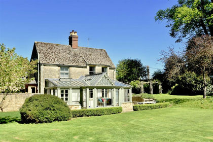 1 acre of House with Land for sale in Lower Heyford