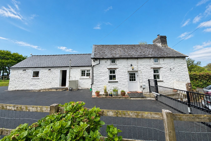 4.8 acres of Smallholding for sale in Nantcwnlle