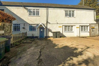 Barn Conversion for sale in Nuthall