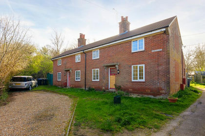 1.3 acres of Cottage for sale in Barham