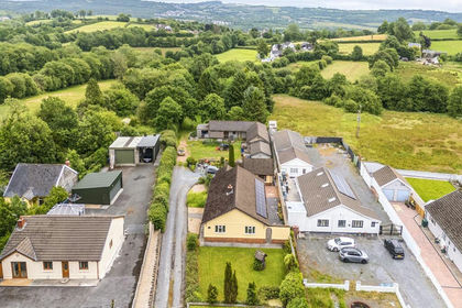 11 acres of House with Land for sale in Llanddarog
