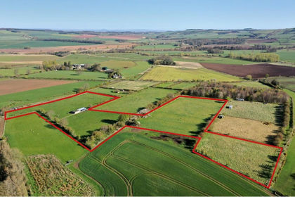 7.9 acres of Equestrian property for sale in Berwickshire, Roxburgh and Selkirk