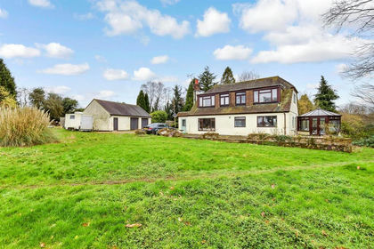 4.3 acres of House with Land for sale in Harrietsham