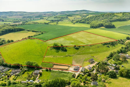 18.3 acres of Agricultural Land for sale in Chillerton and Gatcombe