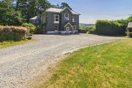 5.4 acres of House with Land for sale in Sampford Spiney