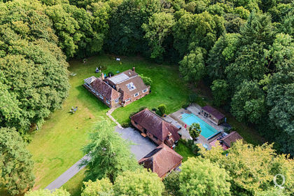 1.3 acres of House with Land for sale in Lynsted with Kingsdown