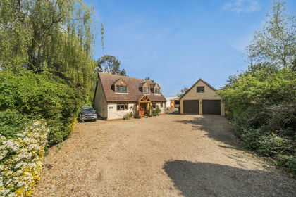 3.5 acres of Equestrian property for sale in Whaplode
